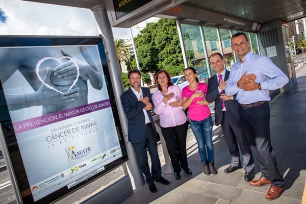 Presentacion de la campaña contra el cáncer de mama en la parada Fundación.