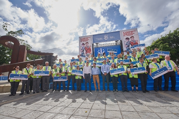 Imagen grupal de los equipos participantes.